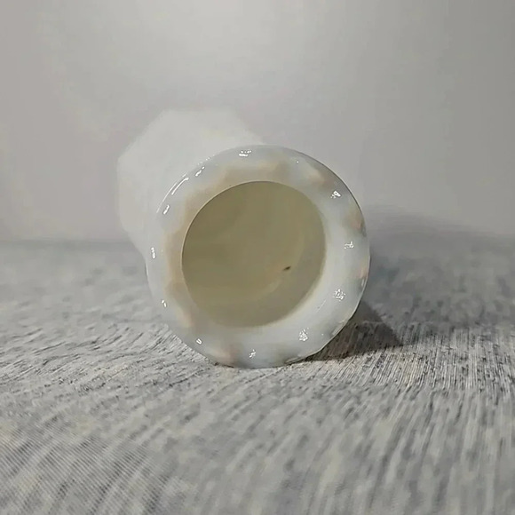 MILK GLASS VASE - Picture 5 of 8
